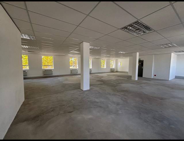 971M² OFFICE TO LET IN TYGER VALLEY